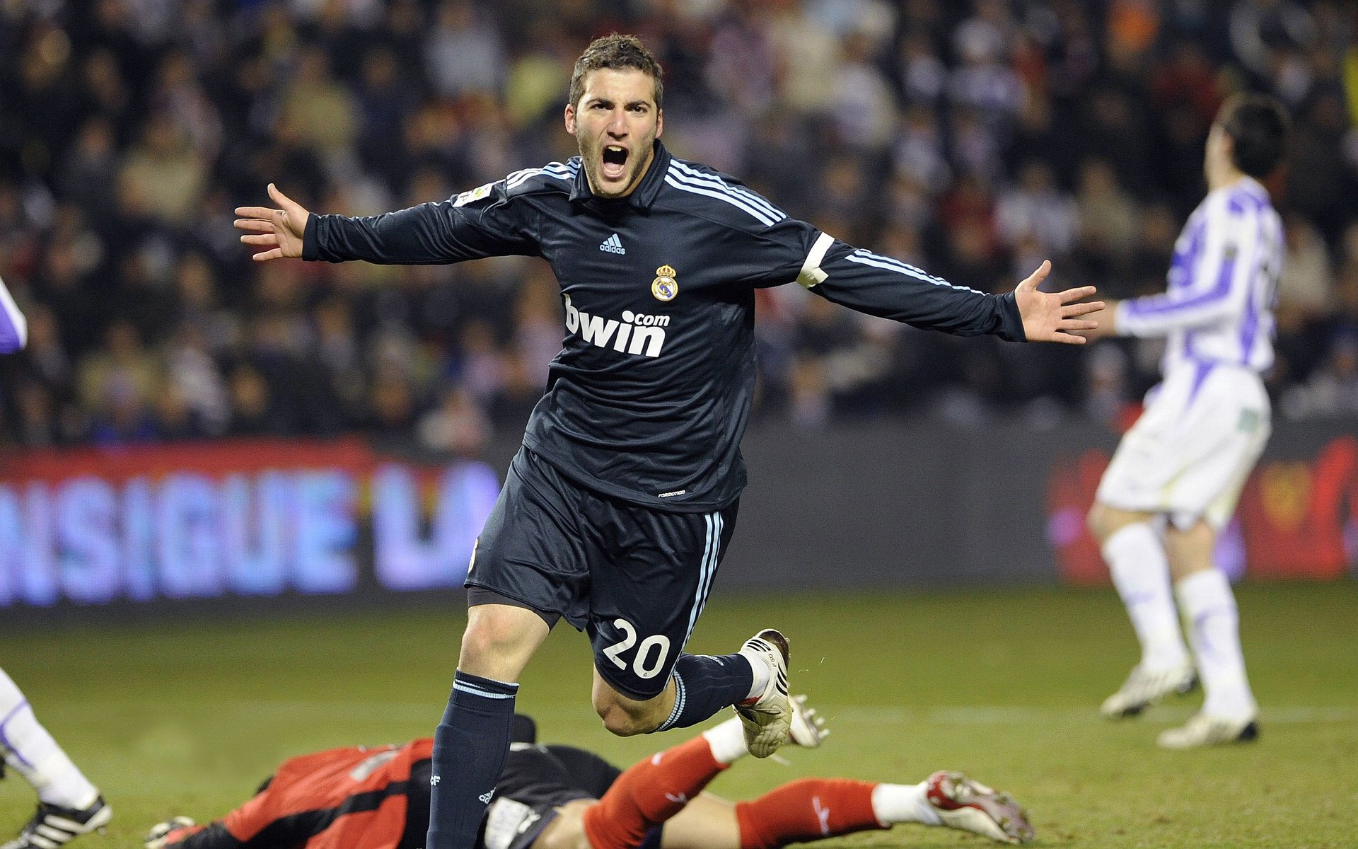 西甲国家德比之夜，布伦森比赛走势一手掌控