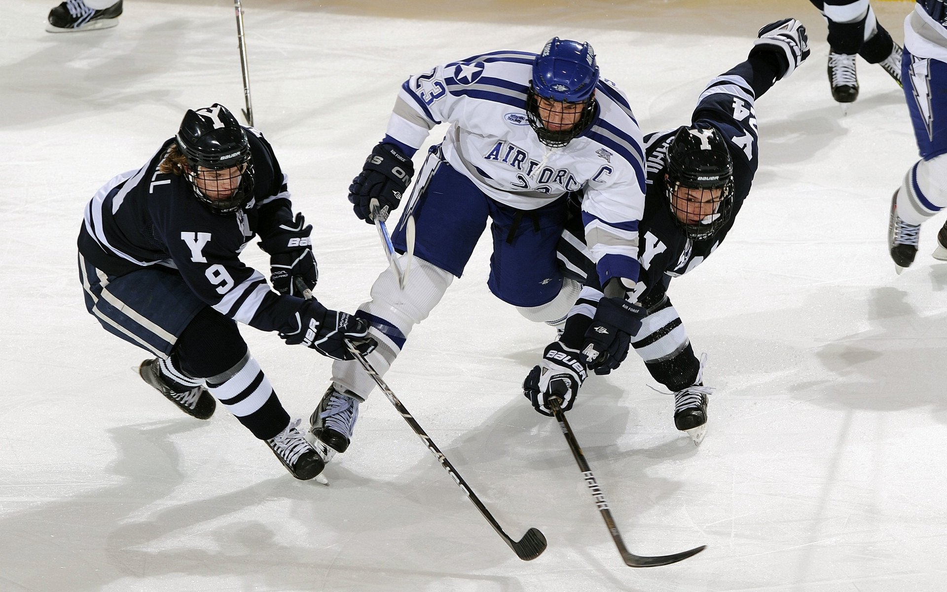 周冠宇的统治时刻，红牛二队战术完胜，索伯车队黯然失色